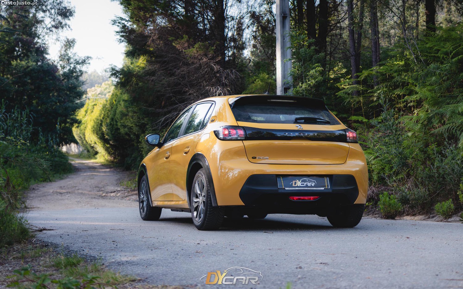 Peugeot e-208 Active — fotografia 12
