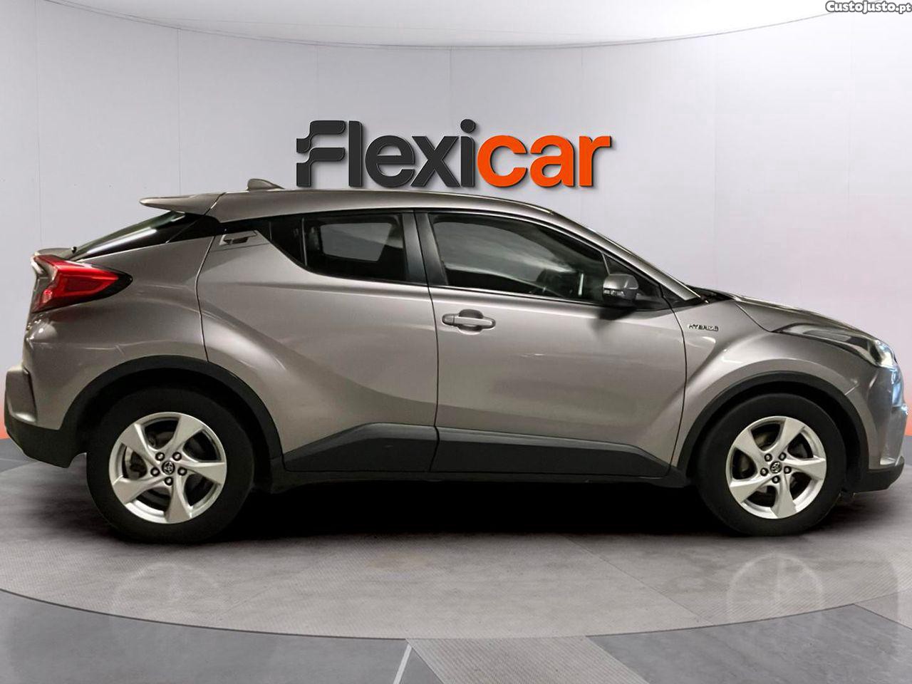 Toyota C-HR 1.8 HSD Comfort — fotografia 19