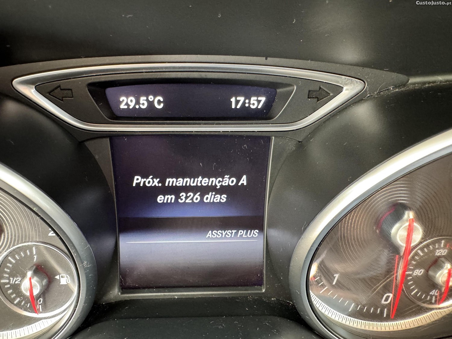 Mercedes-Benz CLA 180 Shooting Brake Urban — fotografia 7