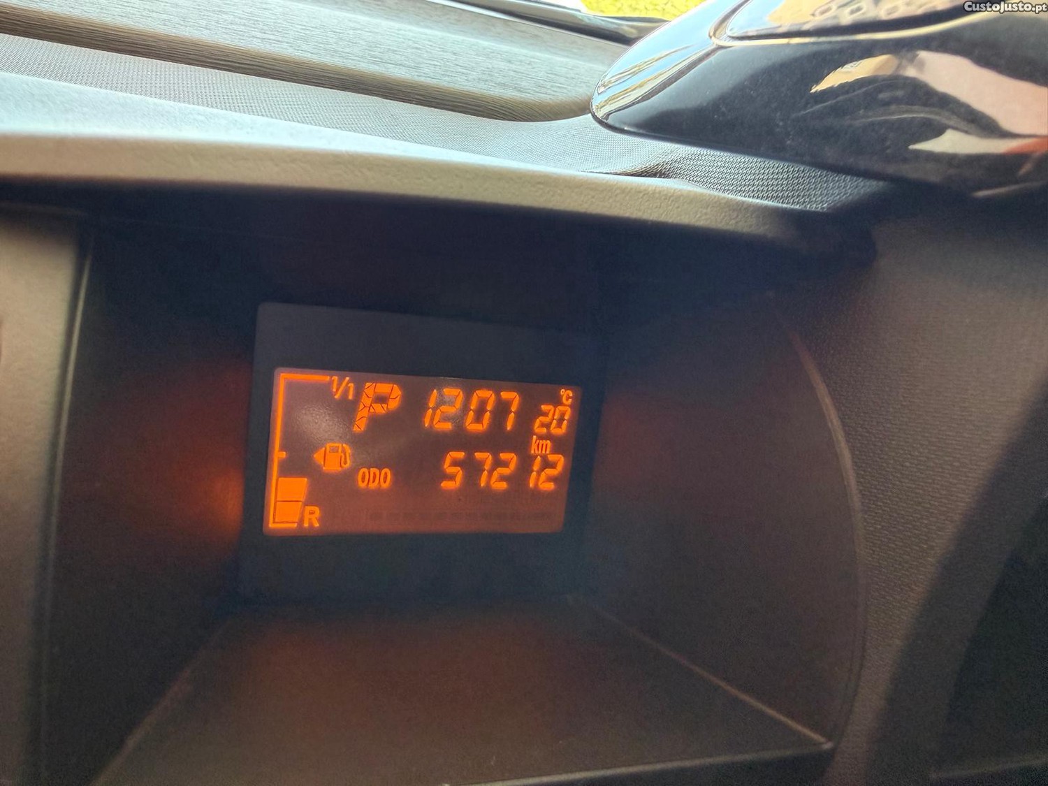 Toyota iQ IQ ICONIC - 14 — photo 4