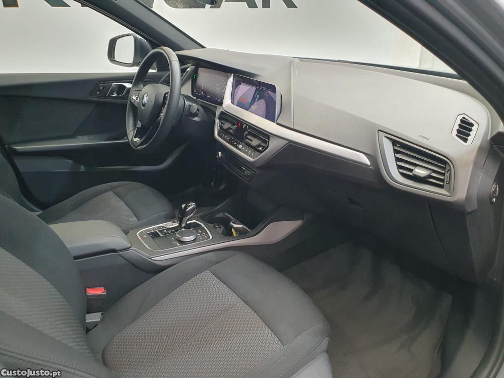 BMW 116 d Advantage Auto — fotografia 16