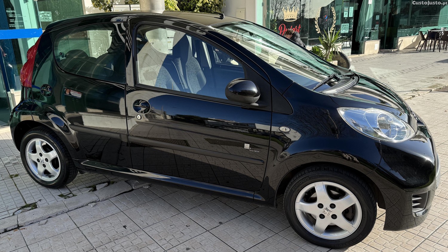 Peugeot 107 Black & Silver — photo 4