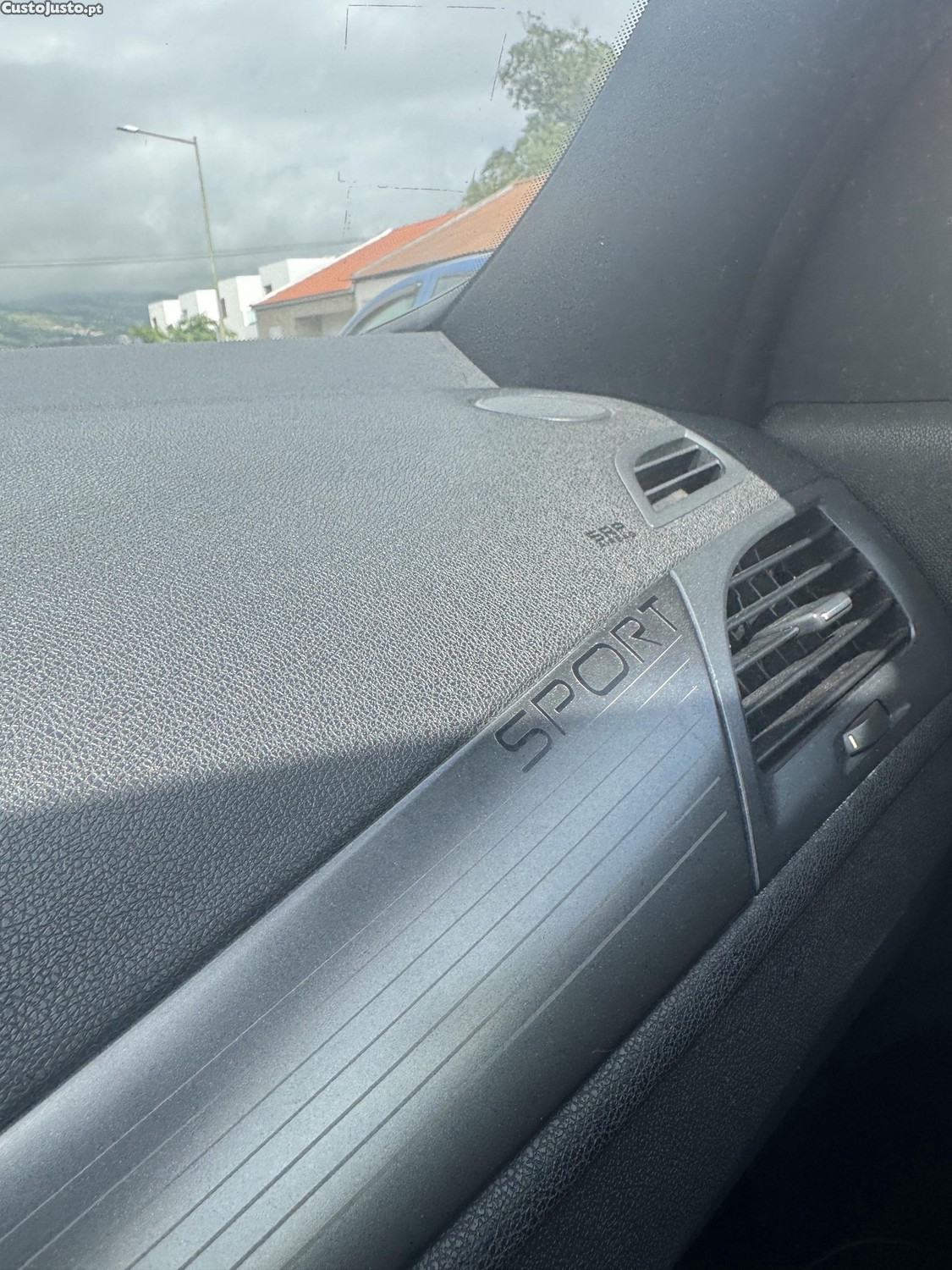 Renault Mégane 2.0 DZ — fotografia 2