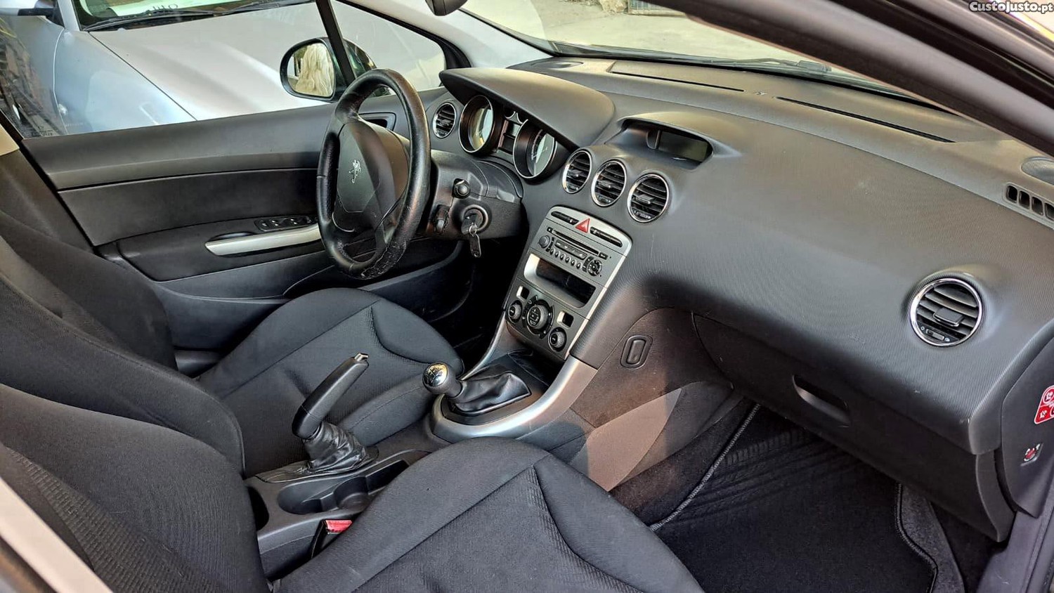 Peugeot 308 1.6 HDi Active — fotografia 11