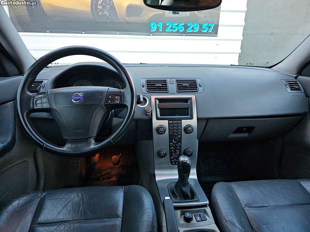 Volvo V50 2.0D 136cv 07/2004 — fotografia 5