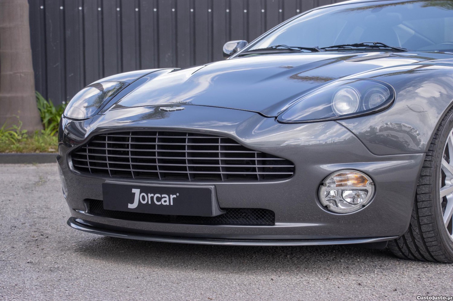 Aston Martin V12 Vanquish S — fotografia 23