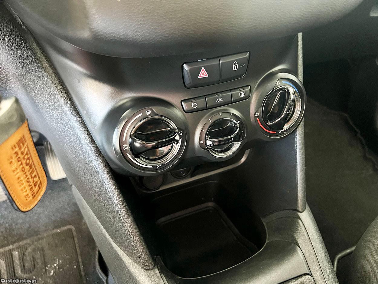 Peugeot 208 1.6 BlueHDi Active — fotografia 5