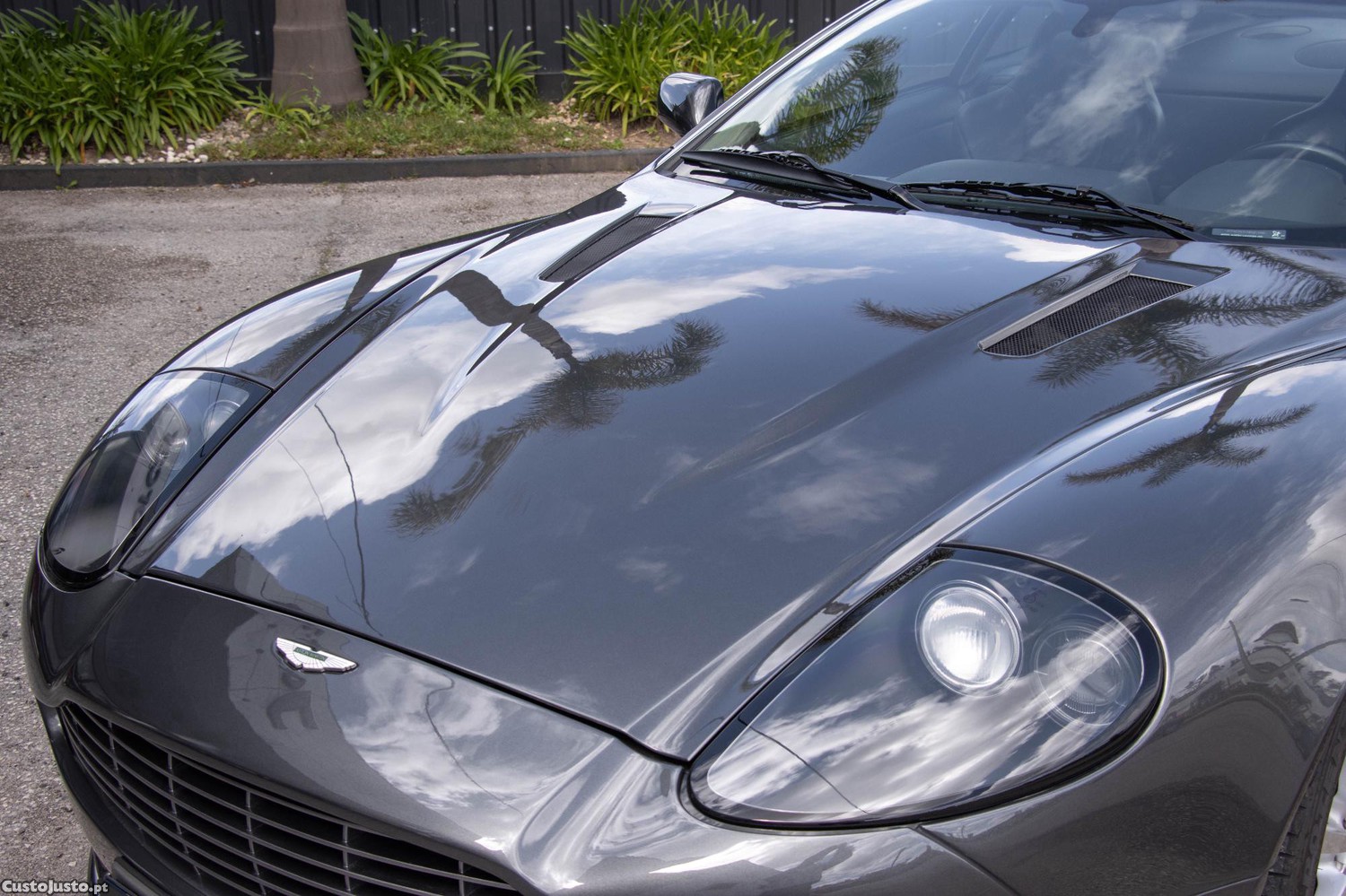 Aston Martin V12 Vanquish S — fotografia 17
