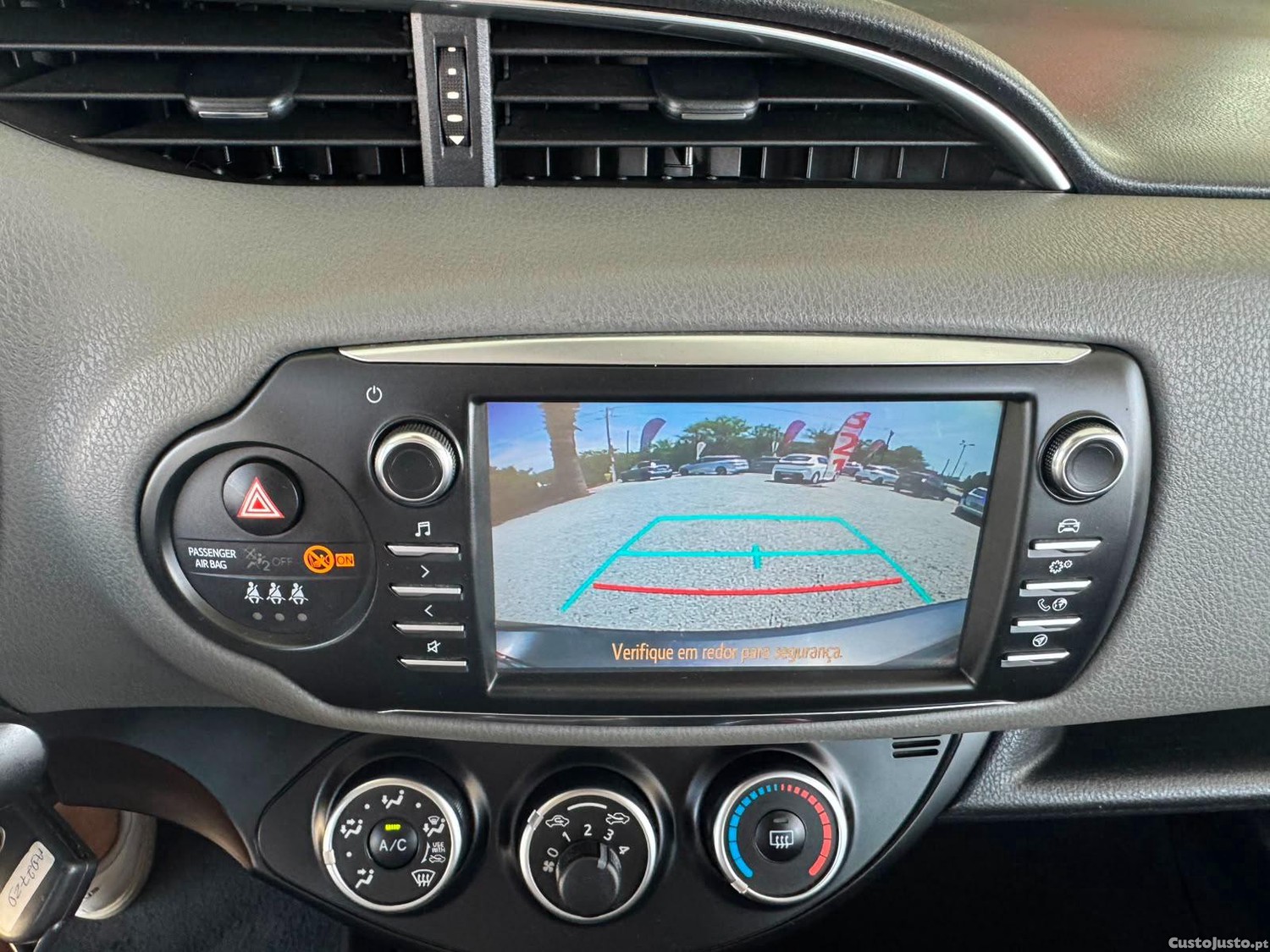 Toyota Yaris 1.0 VVT-I — fotografia 7