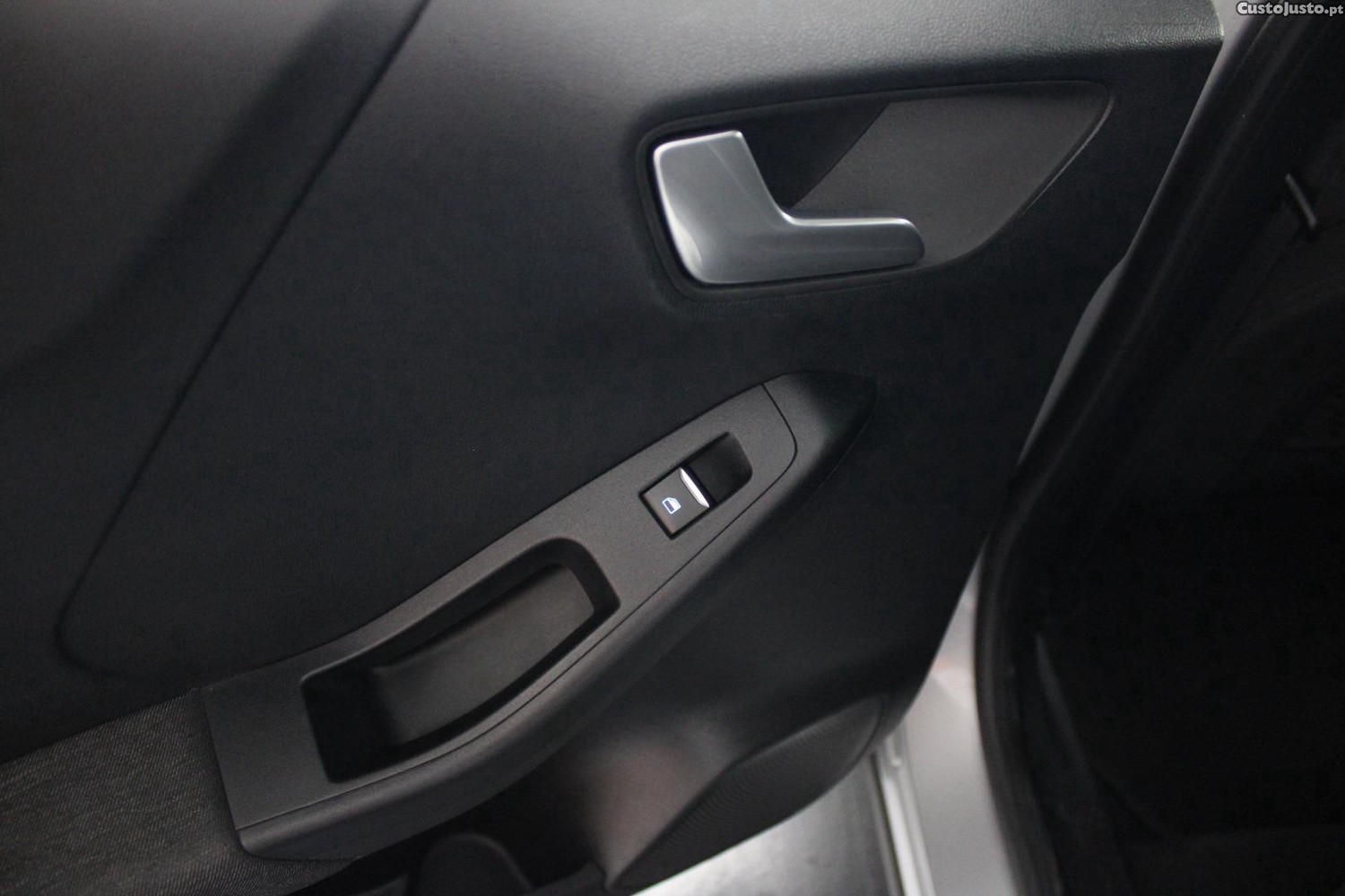 Ford Puma 1.0 ECOBOOST TITANIUM DESIGN — fotografia 9