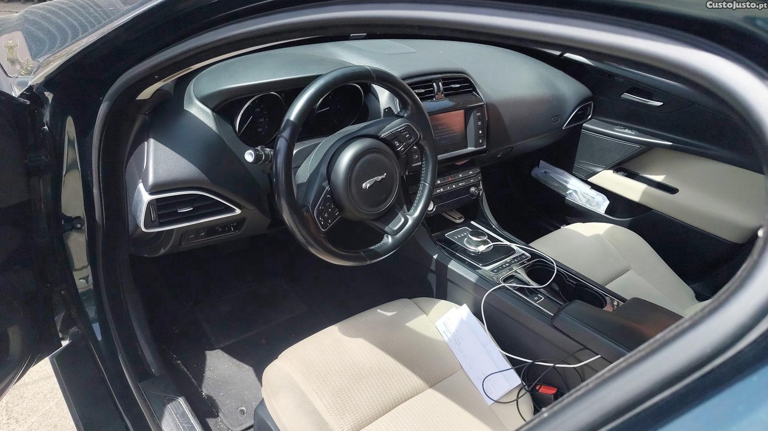 Jaguar XE Full extras — fotografia 3