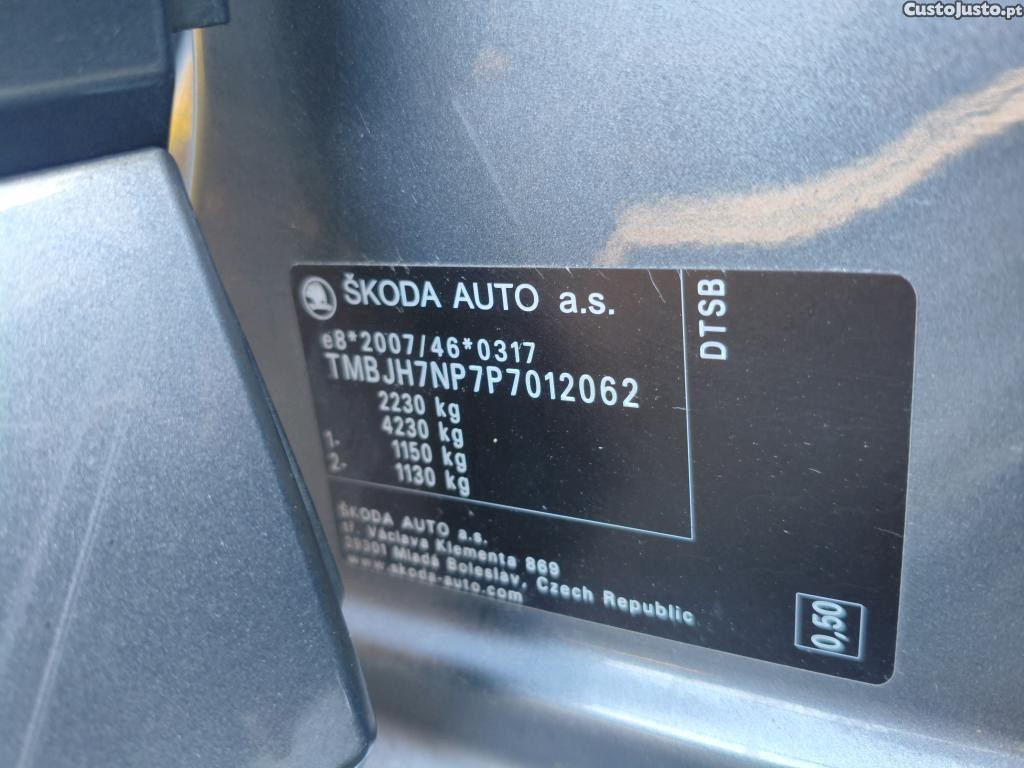 Skoda Superb Break 2.0 TDI Ambition DSG 150cv — fotografia 10