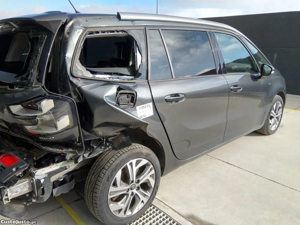 Citroën C4 Grand Picasso 2.0 BlueHDi 150 (110 kW / 150 cv) [06.2013 - ...] - 16 — photo 4