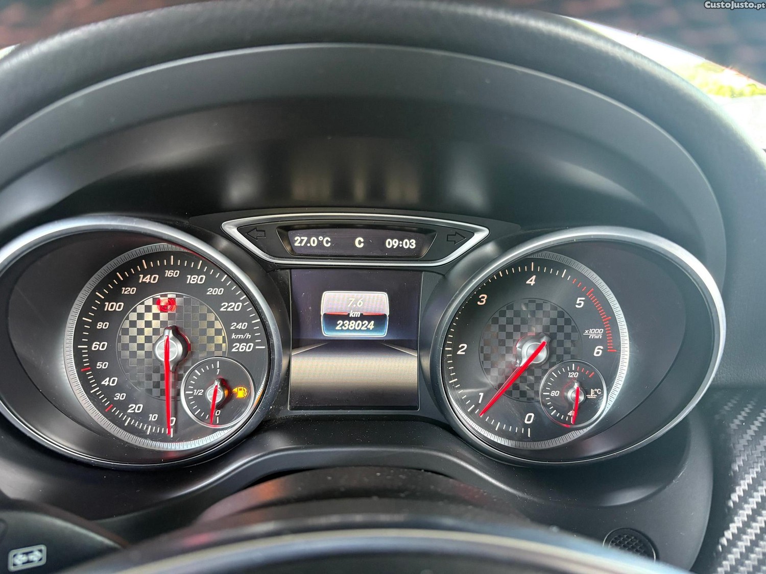 Mercedes-Benz A 180 d AMG Line — fotografia 5