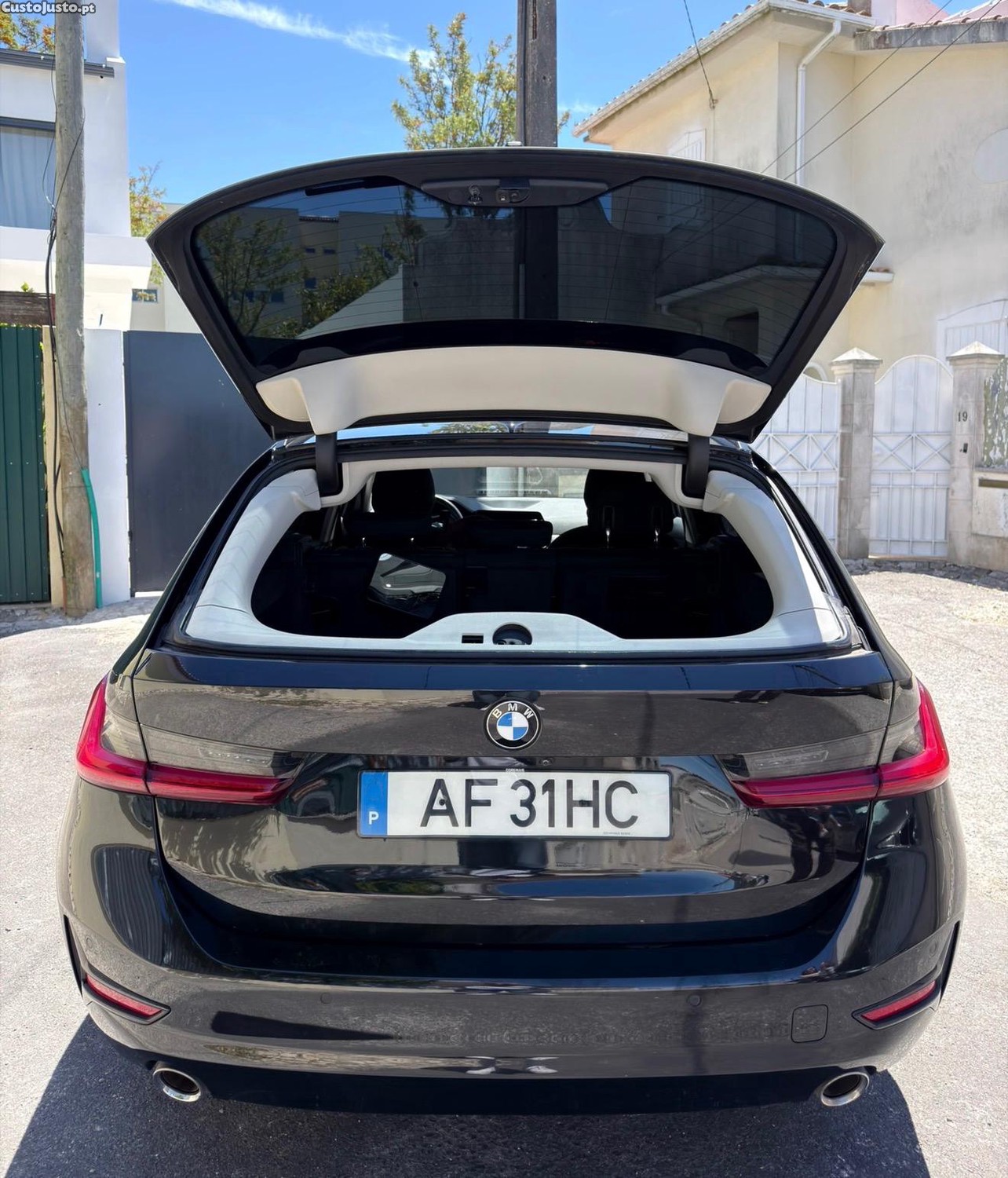 BMW 320 Touring Auto — fotografia 2