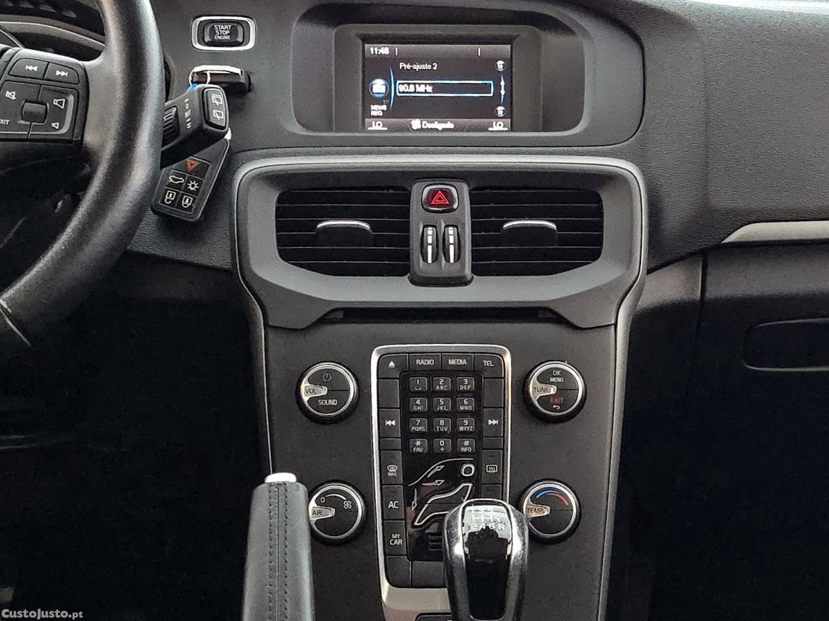 Volvo V40 2.0 D2 Momentum NACI — fotografia 7