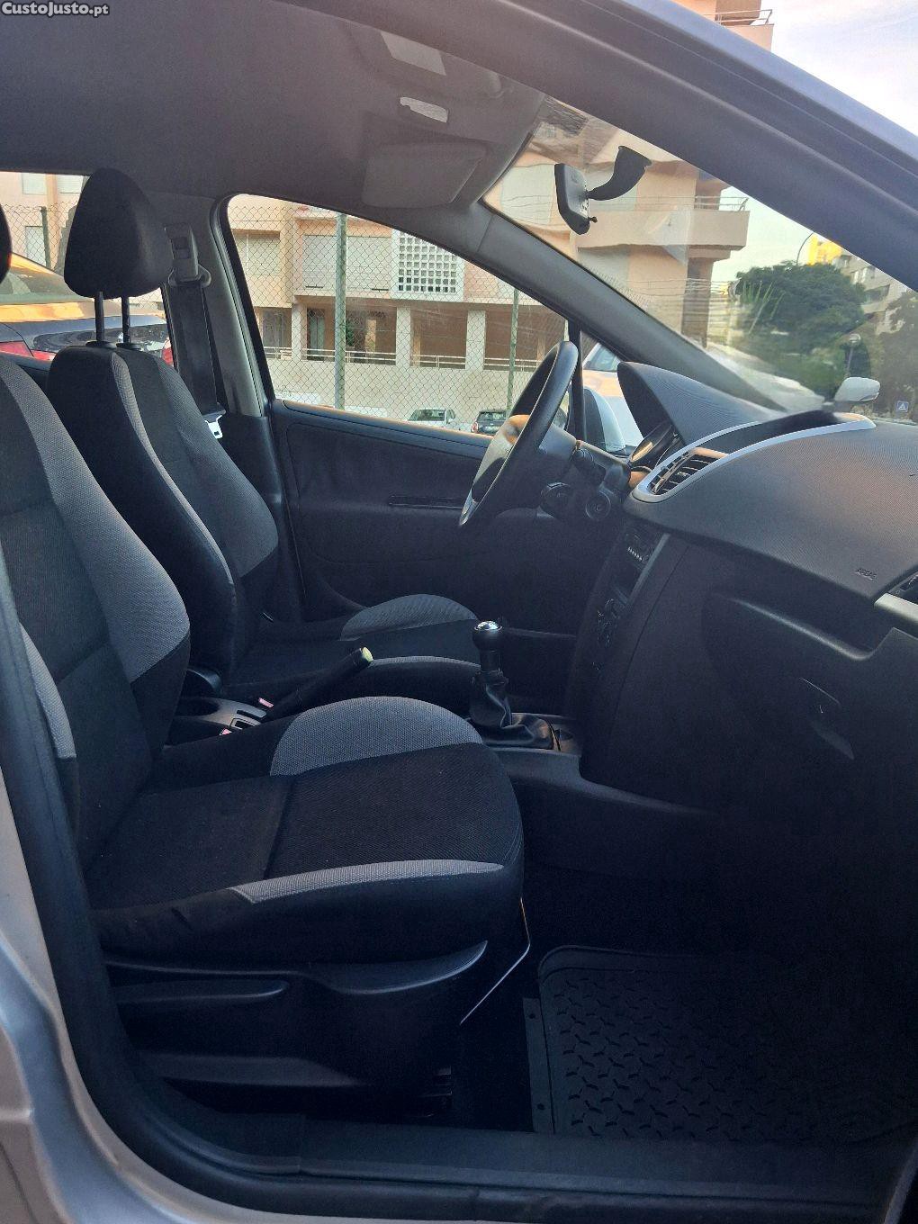 Peugeot 207 Open 1.4i-16v 5p+AC 2008 — fotografia 5