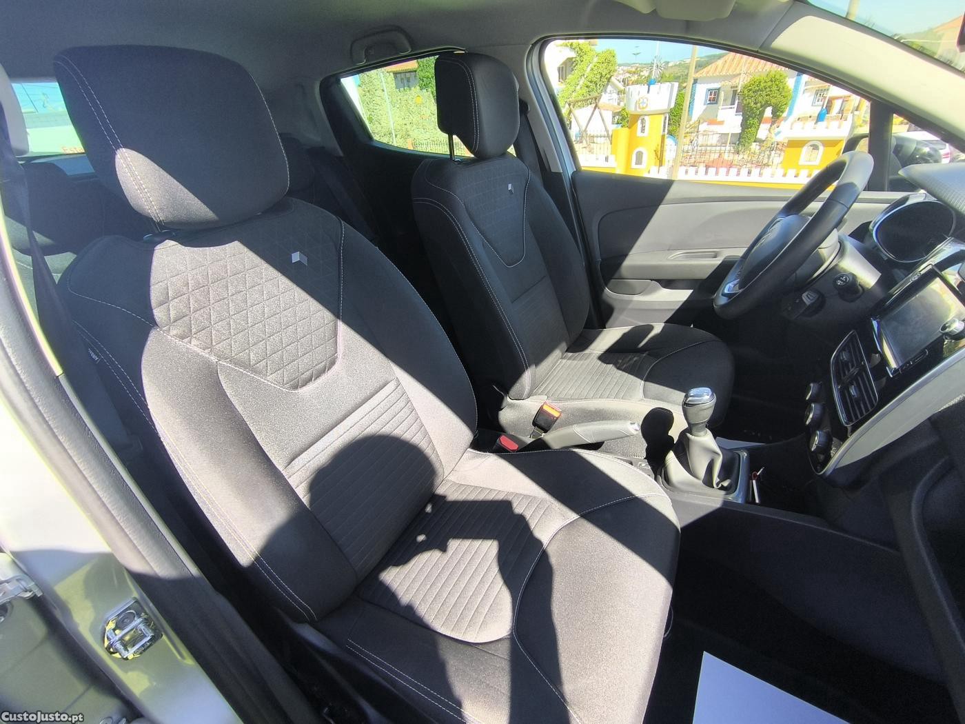 Renault Clio 1.5 DCI LIMITED — fotografia 5