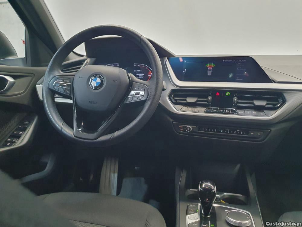 BMW 116 d Advantage Auto — fotografia 17