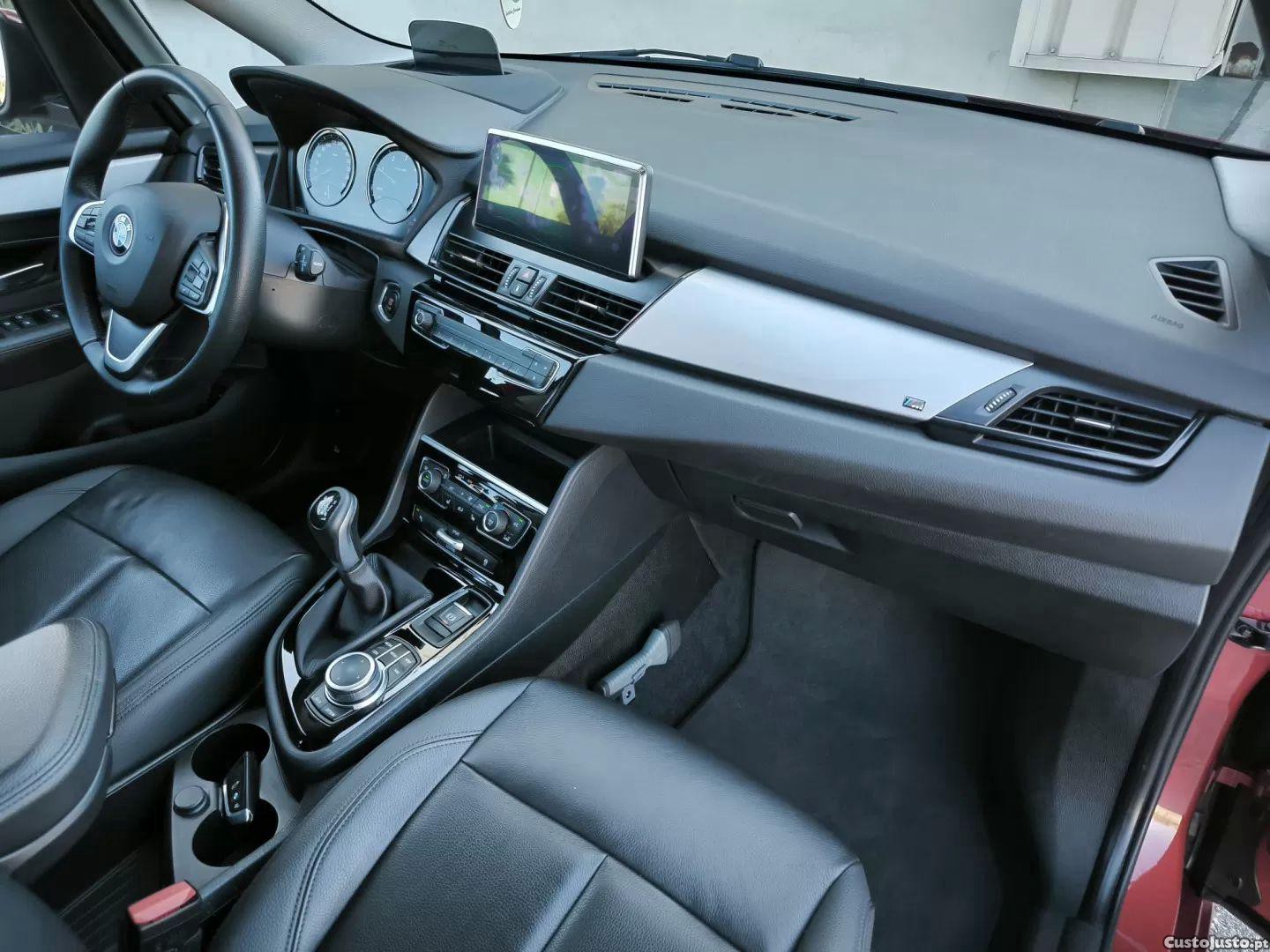 BMW 216 Active Tourer D line luxury — fotografia 4
