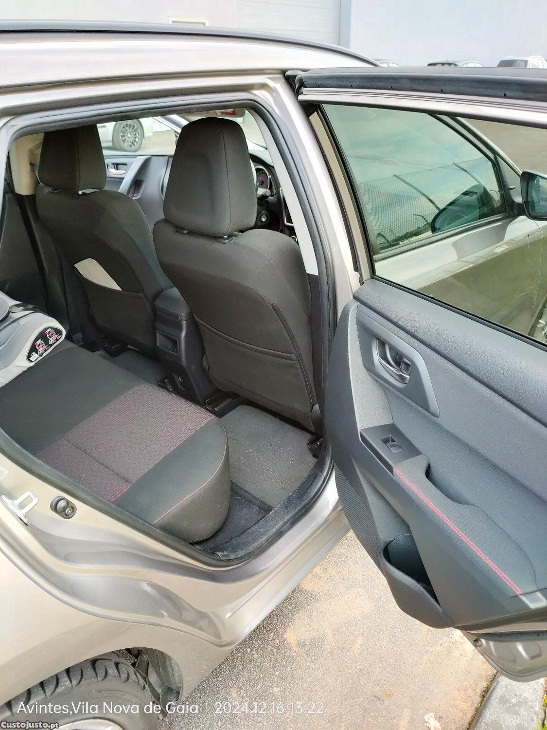 Toyota Auris 1.4 D-4D — fotografia 7