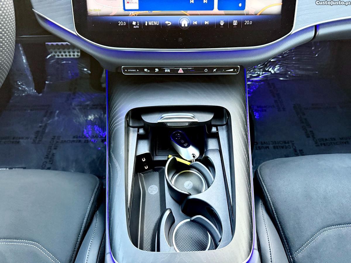 Mercedes-Benz E 300 AMG Package Plug-In Hybrid — fotografia 42