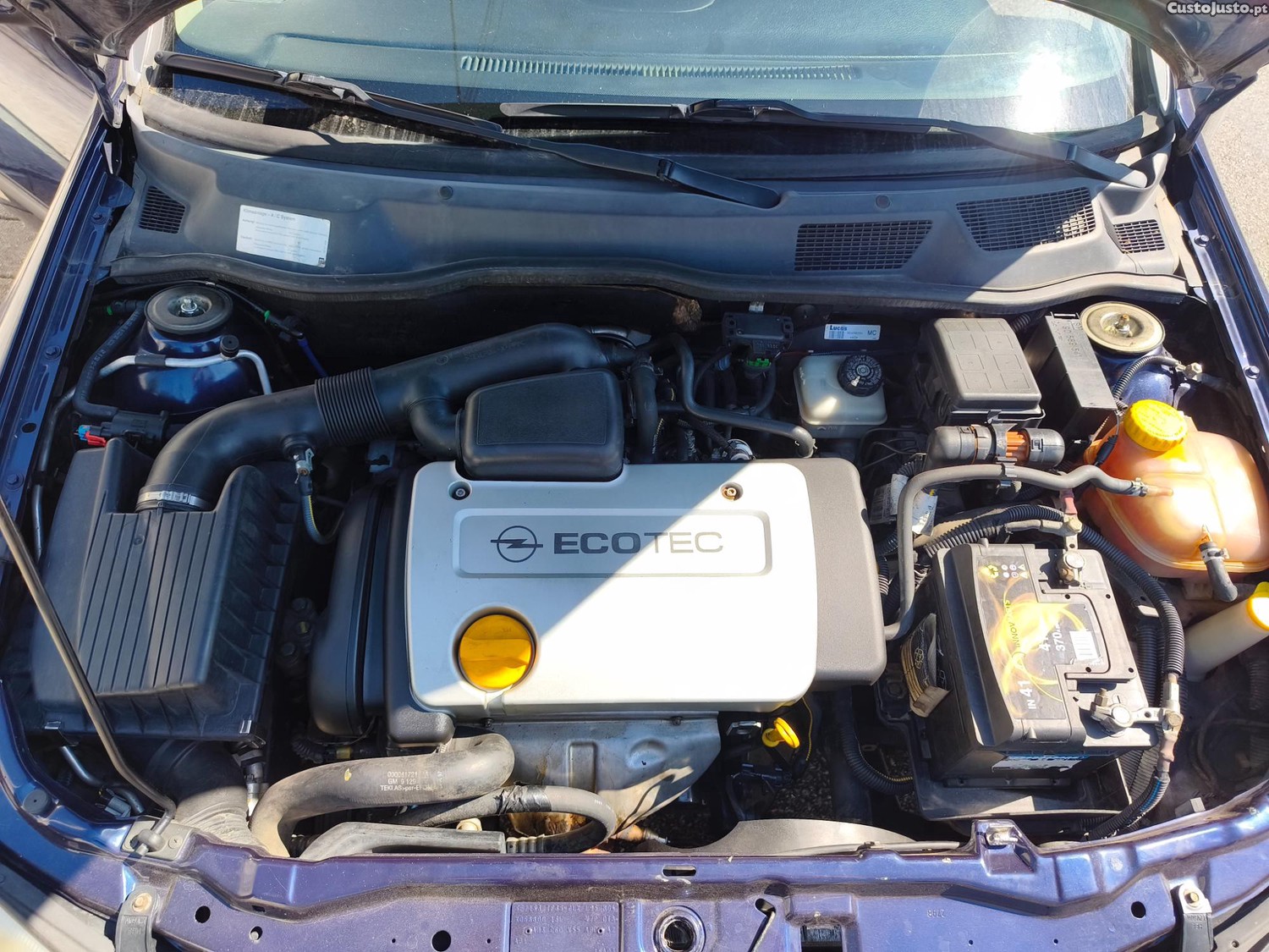 Opel Astra Sport — photo 4