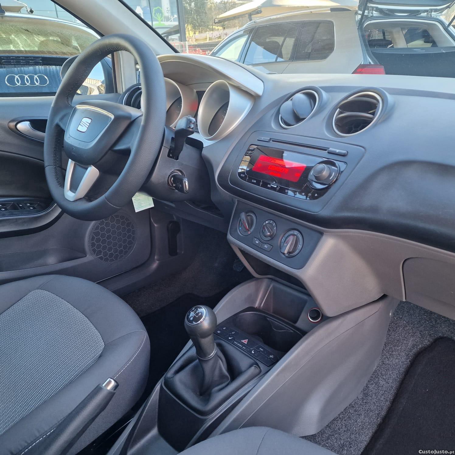 SEAT Ibiza 1.2 12V Style — fotografia 3
