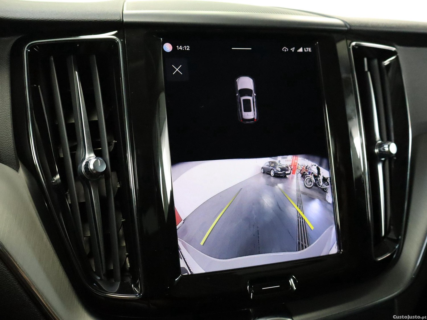 Volvo XC 60 2.0 T6 PHEV Core AWD — fotografia 4