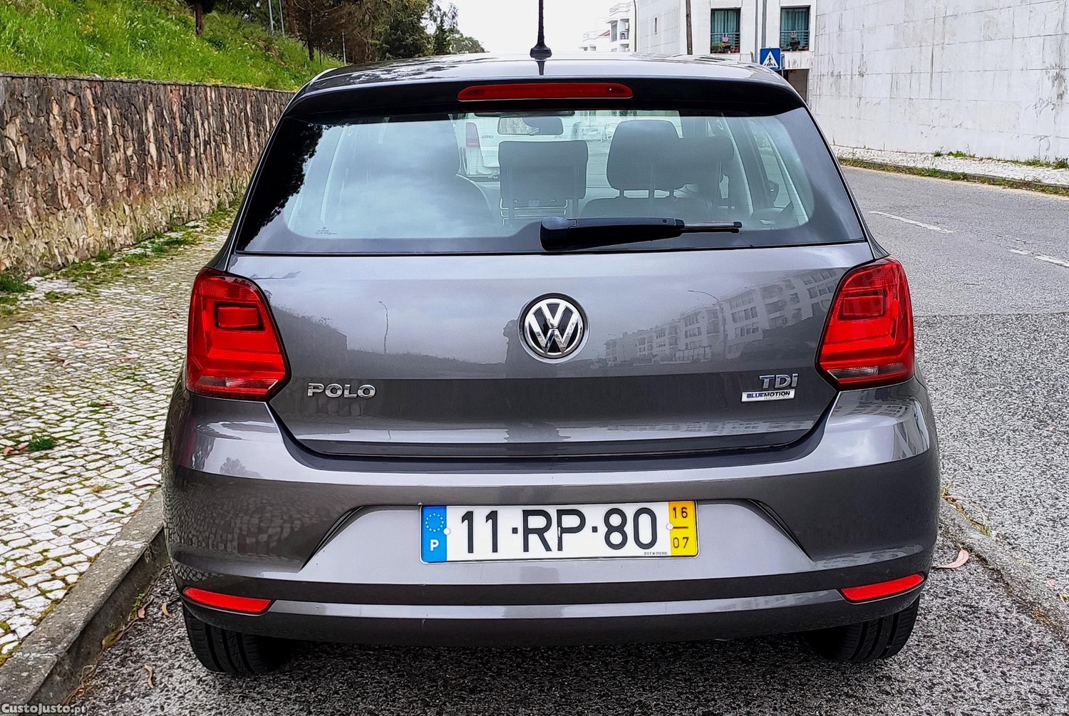 Volkswagen Polo 1.4 TDi Confortline Nacional — fotografia 3