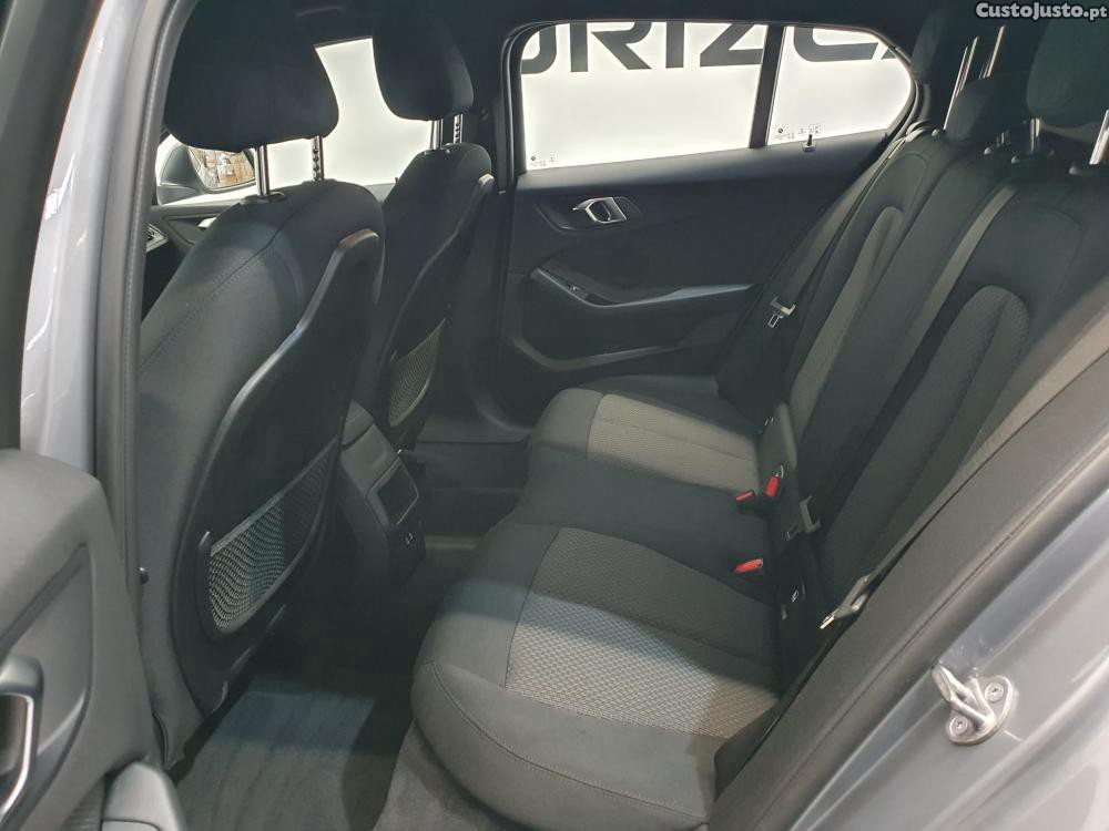 BMW 116 d Advantage Auto — fotografia 14