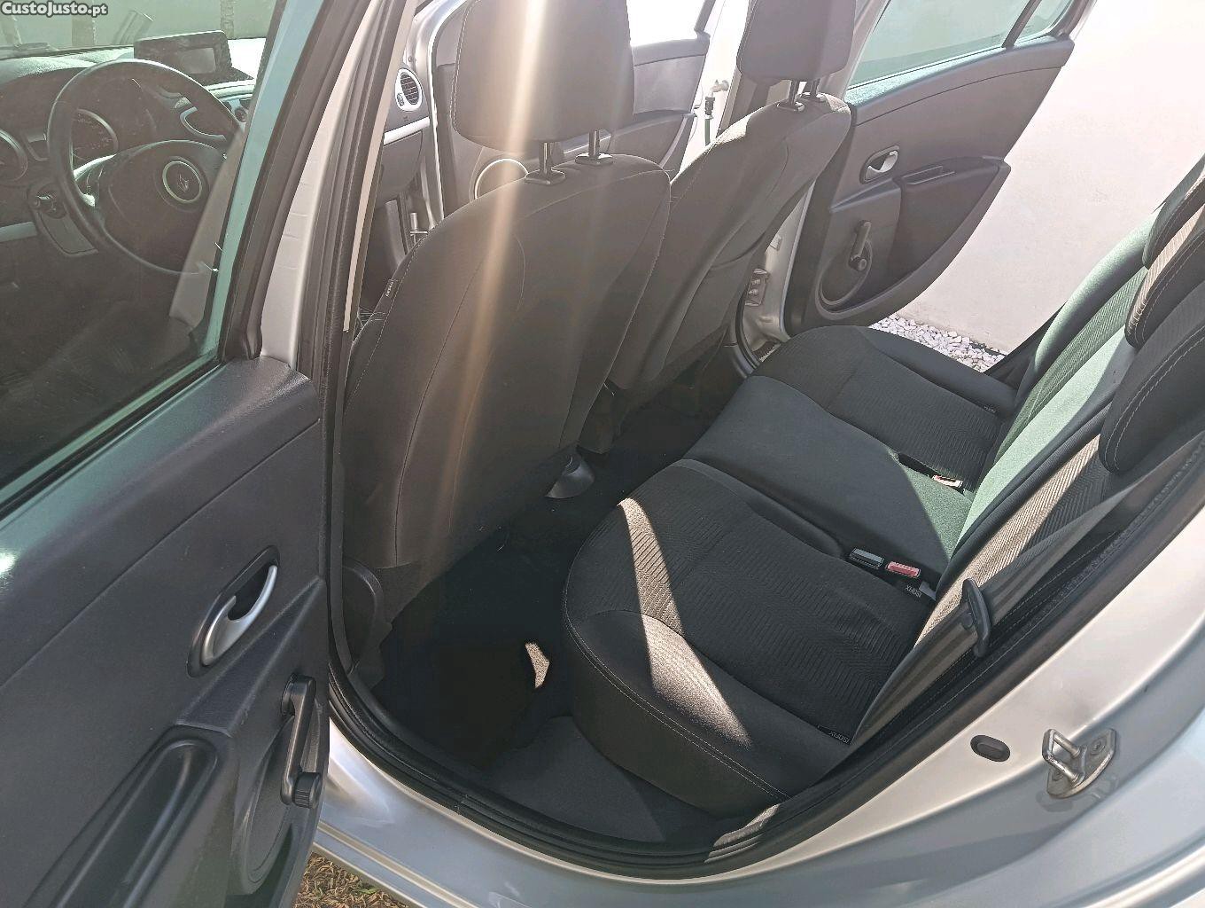 Renault Clio 1.5 dci — fotografia 6