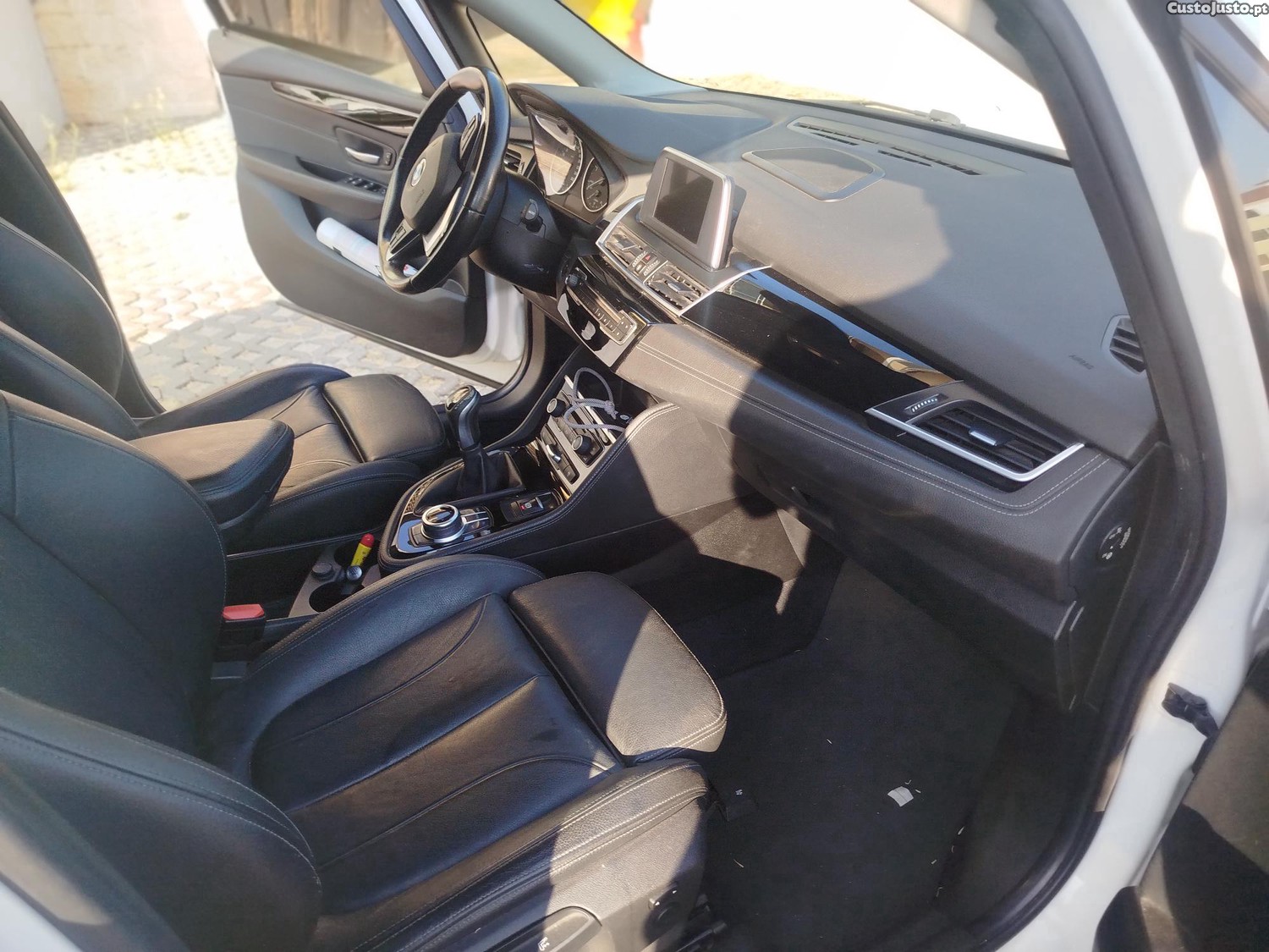 BMW 218 Active Tourer — fotografia 4