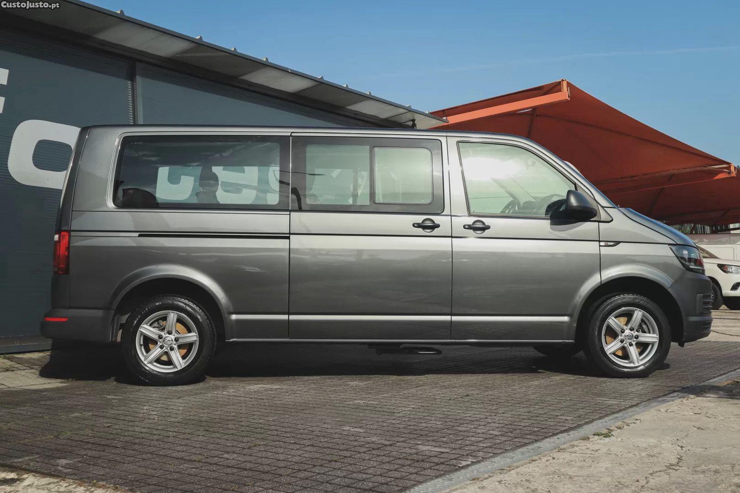 Volkswagen Transporter 2.0 tdi longa 9 lug — fotografia 17