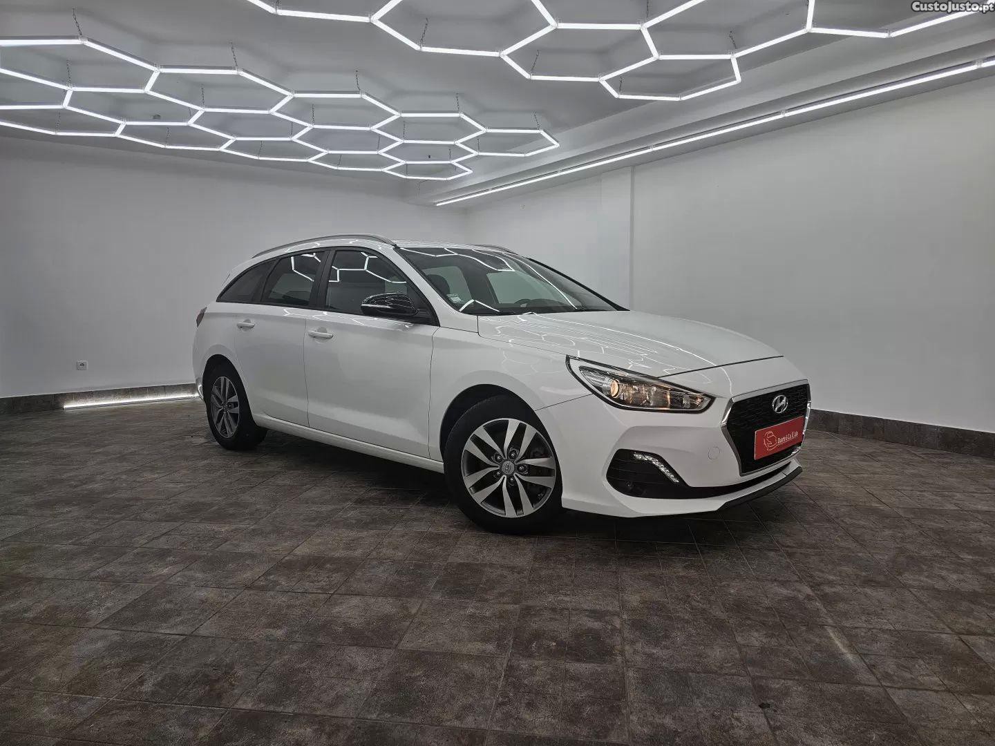 Hyundai Trajet 1.0 t-gdi comfort+navi — fotografia 17
