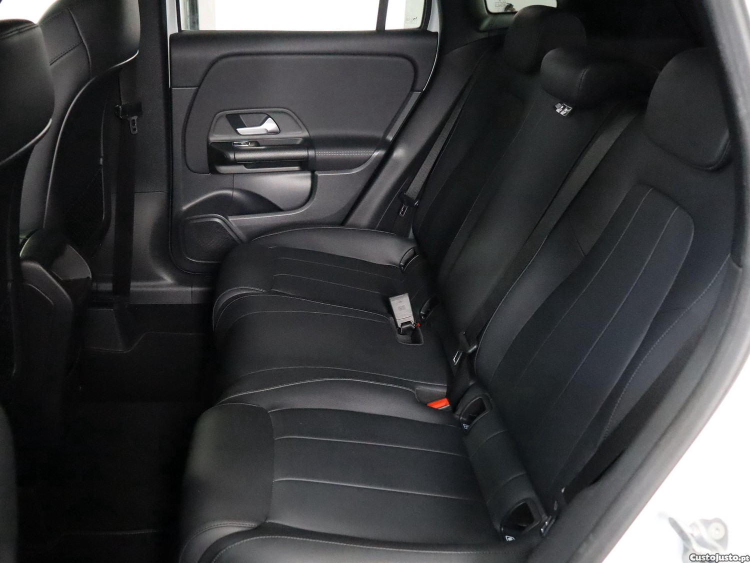 Mercedes-Benz GLA 250 e Style — fotografia 15