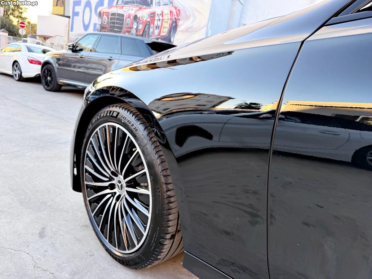 Mercedes-Benz E 300 AMG Package Plug-In Hybrid — fotografia 4