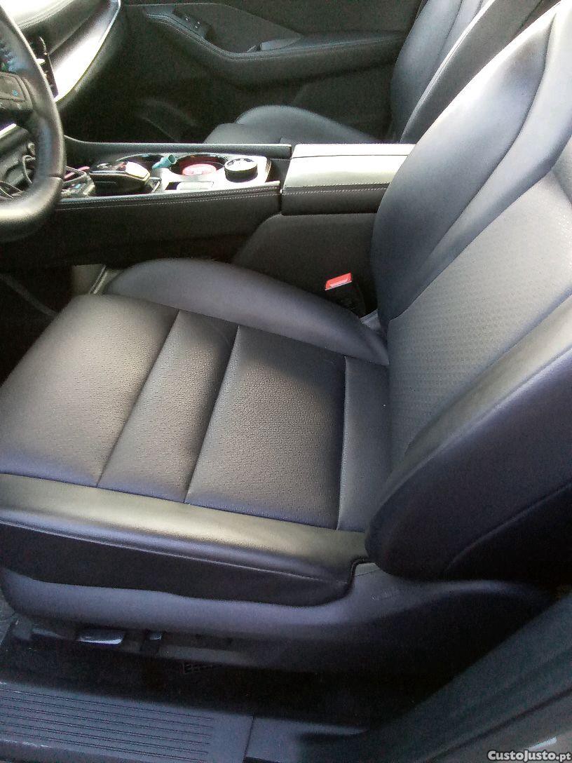 Nissan X-Trail hybrido gasolina — fotografia 3