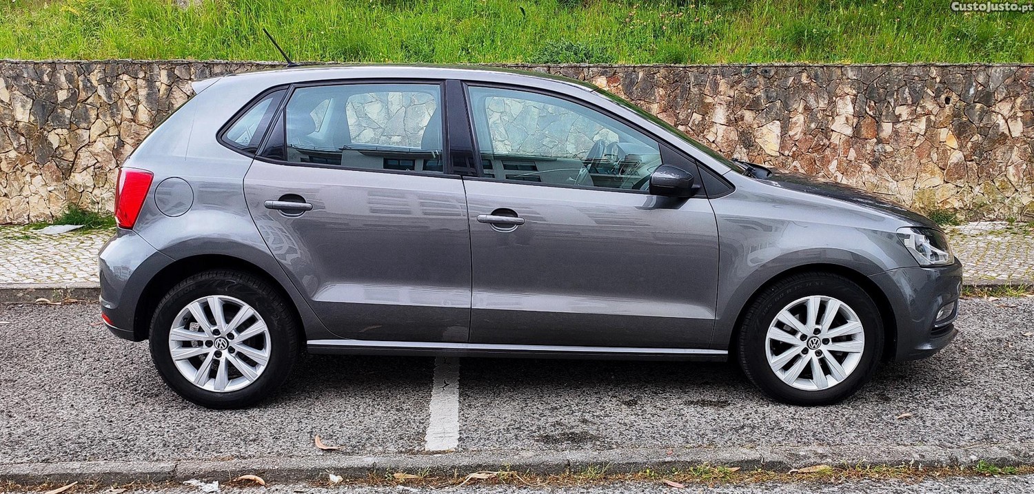 Volkswagen Polo 1.4 TDi Confortline Nacional — fotografia 5
