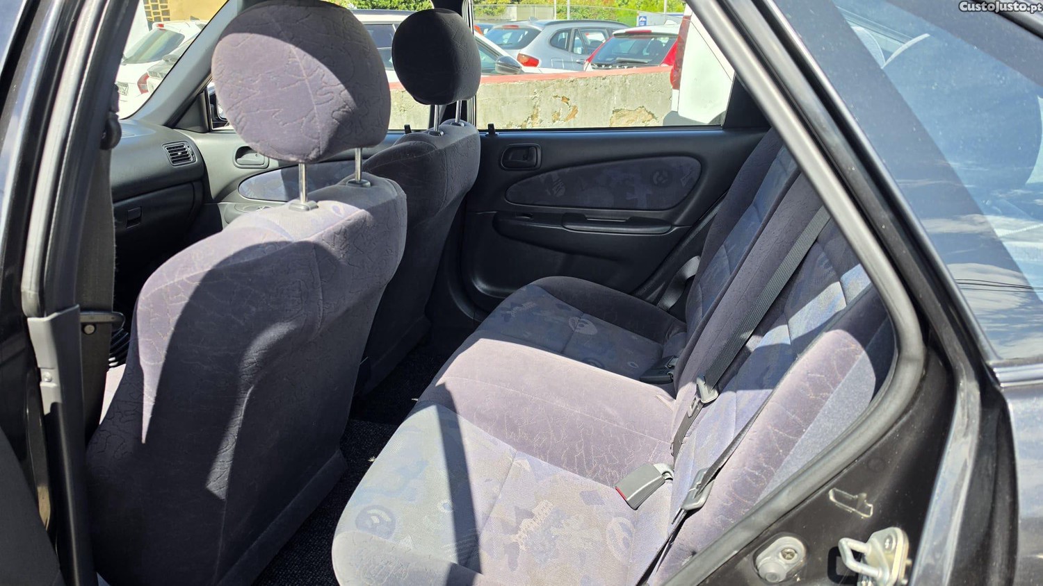 Toyota Corolla 1.4 VVT-i Luna — fotografia 6