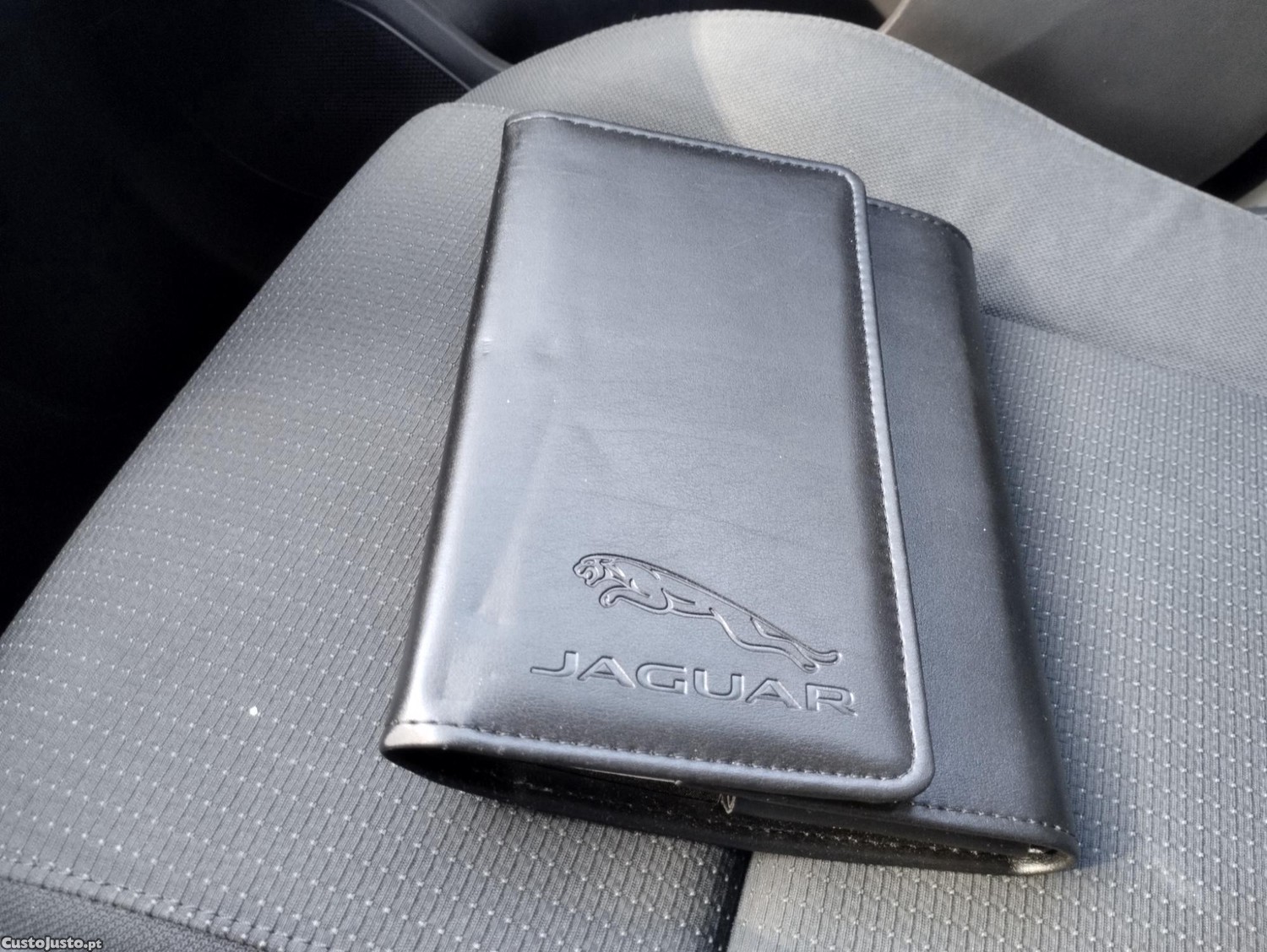 Jaguar F-Pace 2.0 i 4D Prestige - CX. Manual - GPS - Camara Marcha Tras - Classe 1 Portagens - DISTRIBUIÇAO NOVA — fotografia 4
