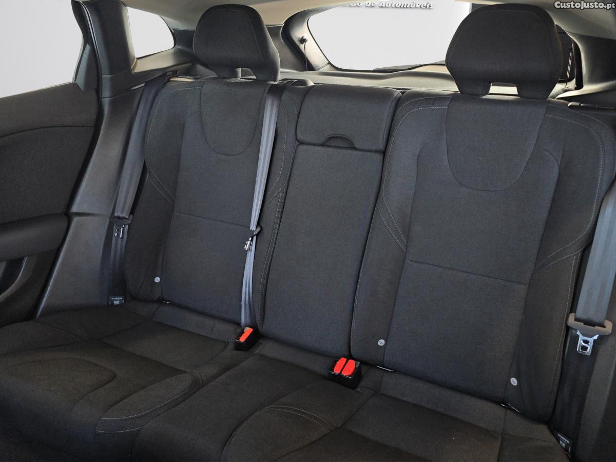 Volvo V40 2.0 D2 Momentum NACI — fotografia 3