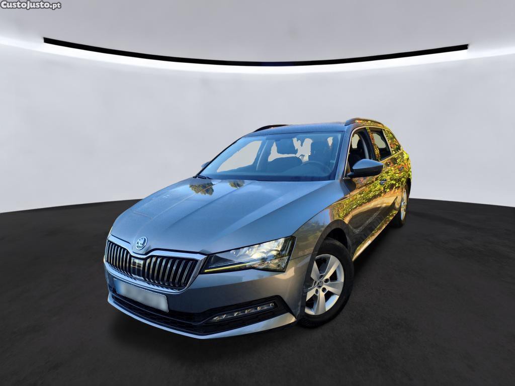 Skoda Superb Break 2.0 TDI Ambition DSG 150cv — fotografia 23