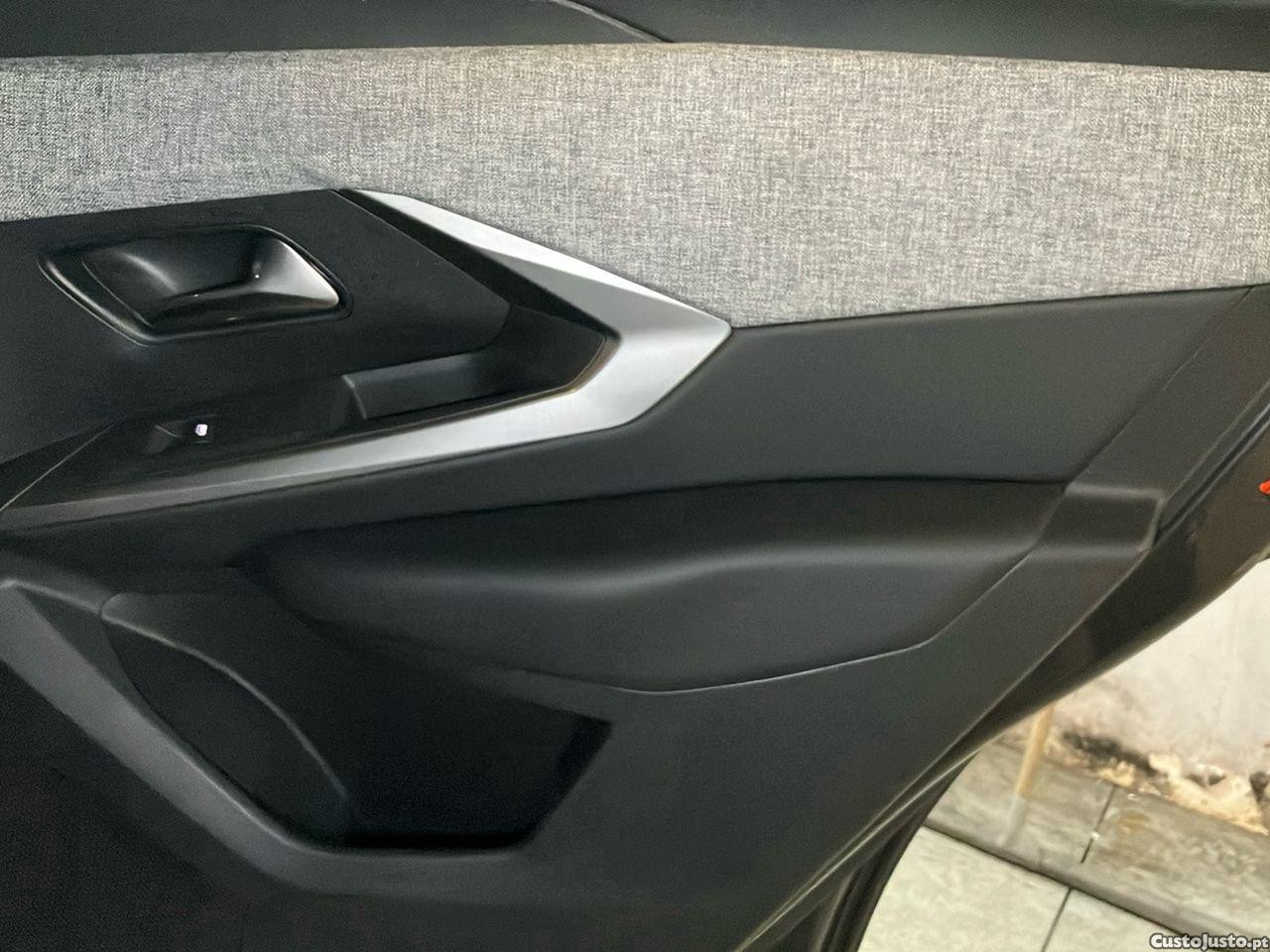 Peugeot 3008 1.2 Hybrid Allure e-DCS6 — fotografia 3