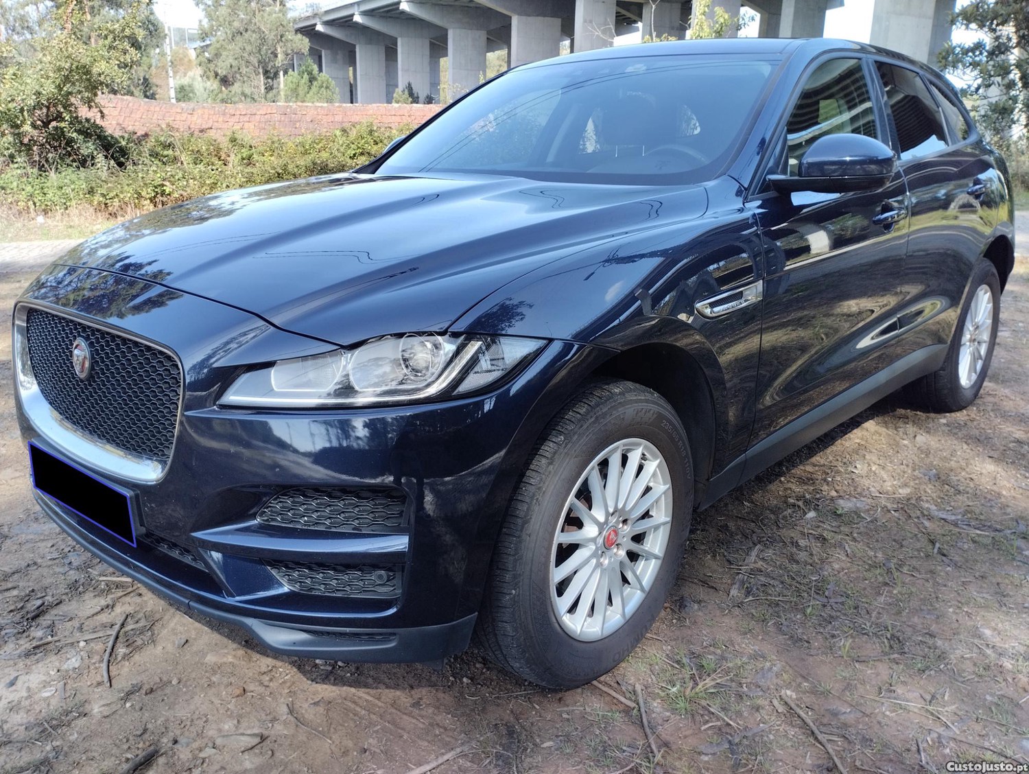 Jaguar F-Pace 2.0 i 4D Prestige - CX. Manual - GPS - Camara Marcha Tras - Classe 1 Portagens - DISTRIBUIÇAO NOVA — fotografia 27