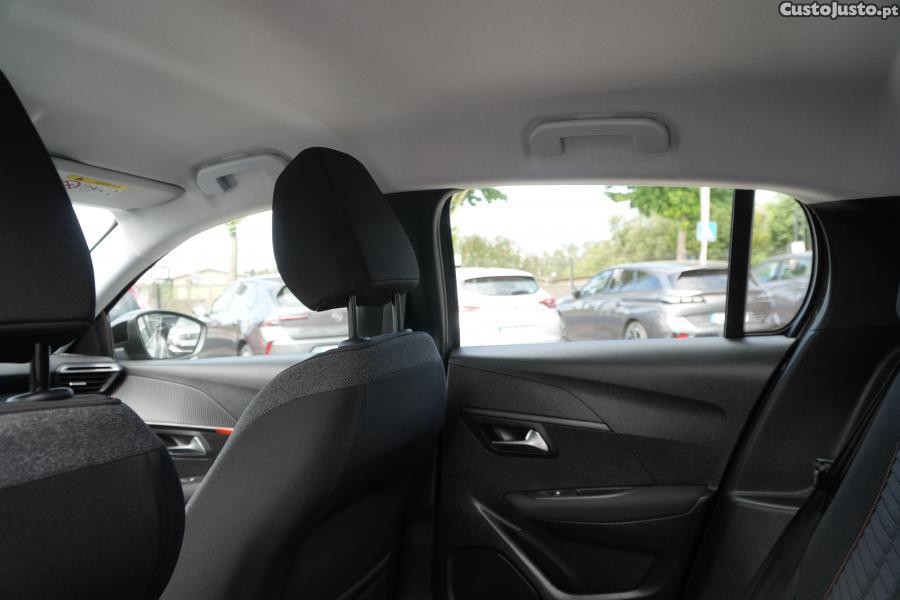 Peugeot 208 1.2 PureTech Active — fotografia 5