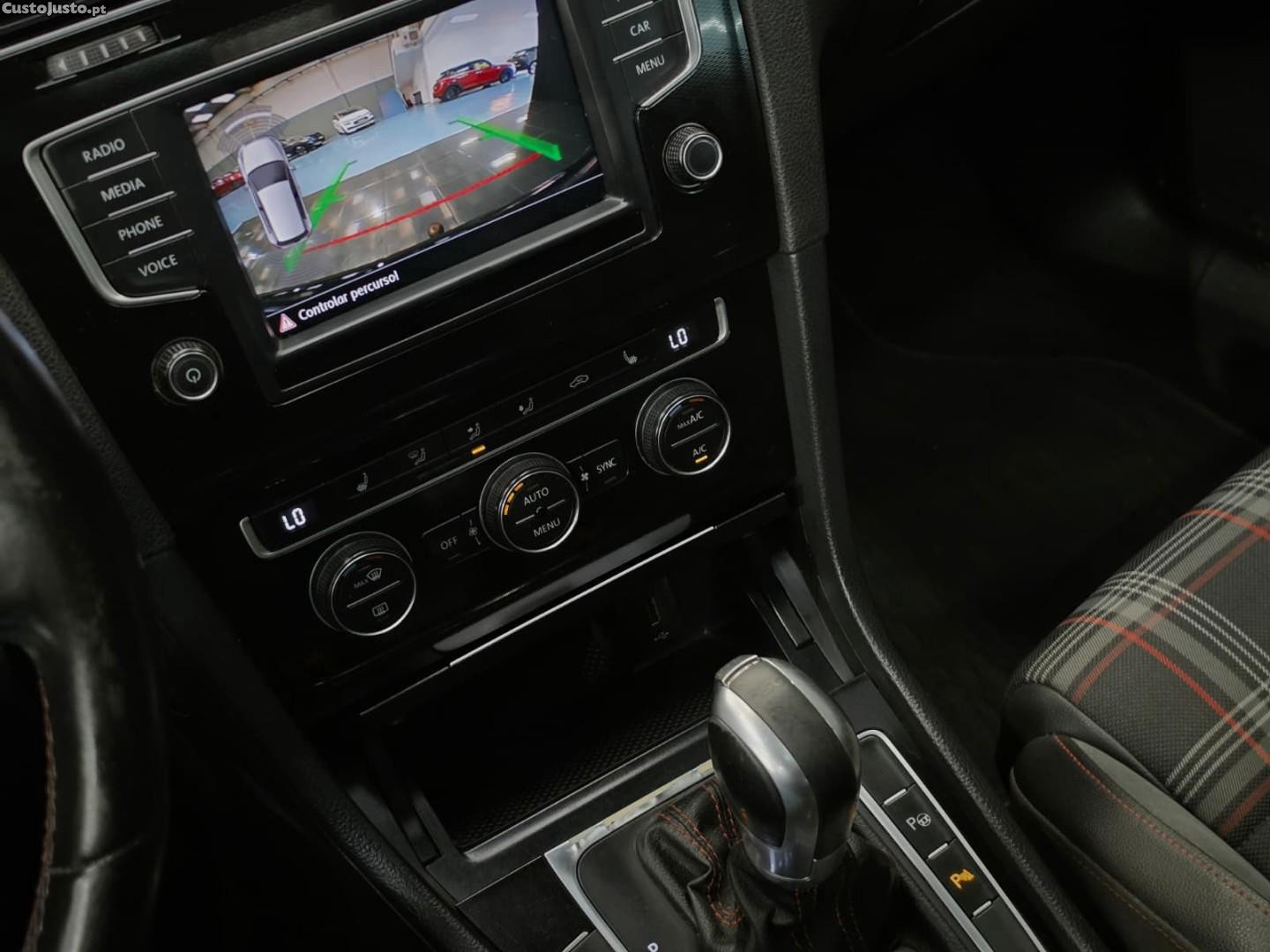 Volkswagen Golf 2.0 TSi GTi DSG Performance — fotografia 8