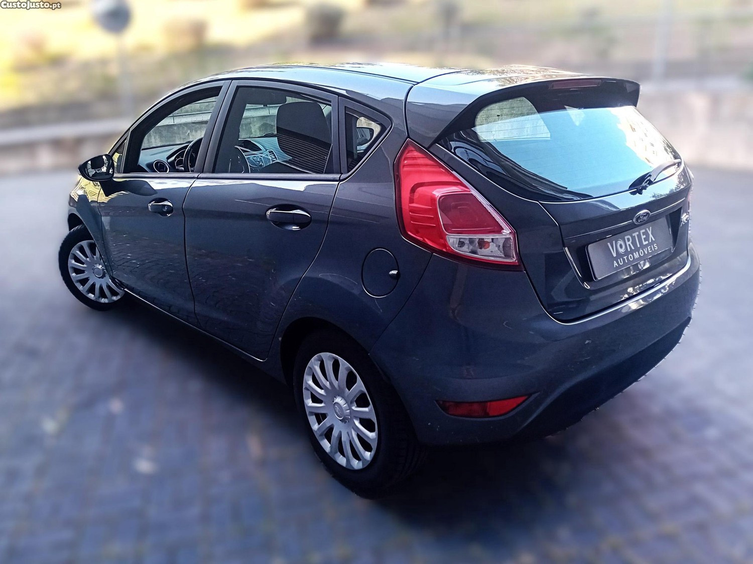 Ford Fiesta 1.25 Ambiente — fotografia 14