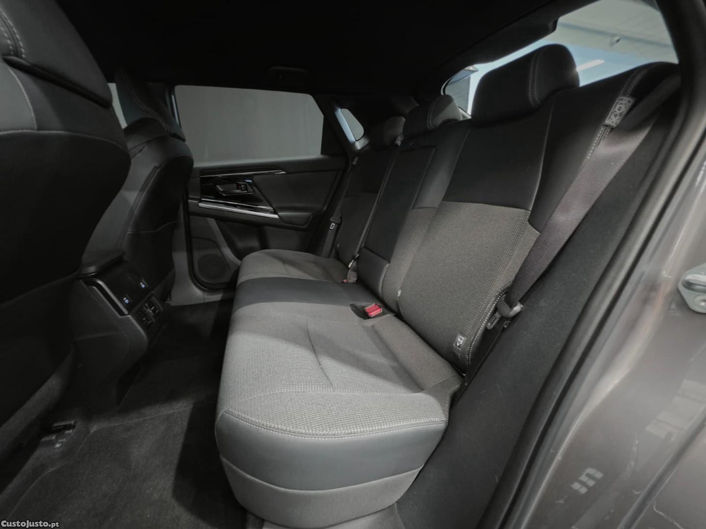 Toyota bZ4X 71,4 kWh Exclusive — fotografia 7