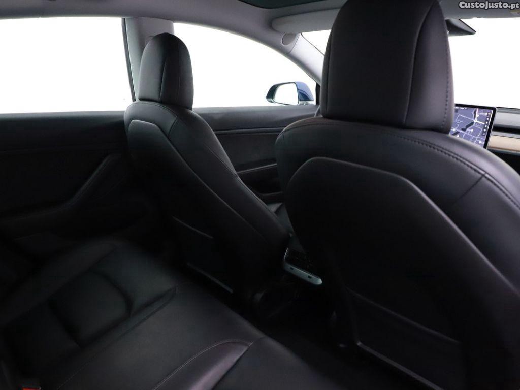 Tesla Model 3 Long-Range RWD — fotografia 9